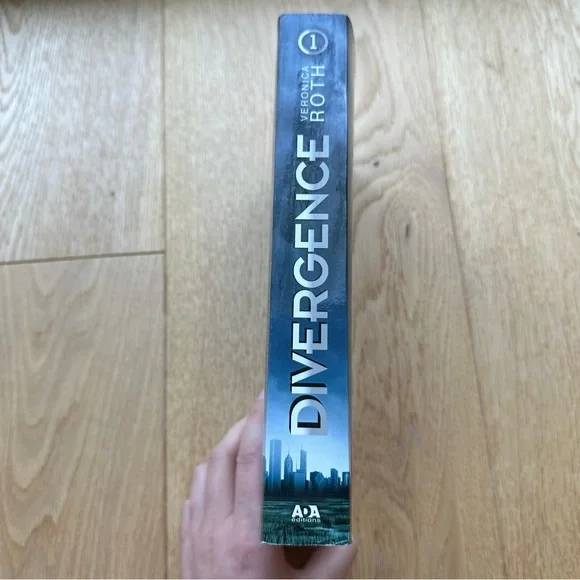 DIVERGENCE PAR VERONICA ROTH TOME 1 - Picture 4 of 8